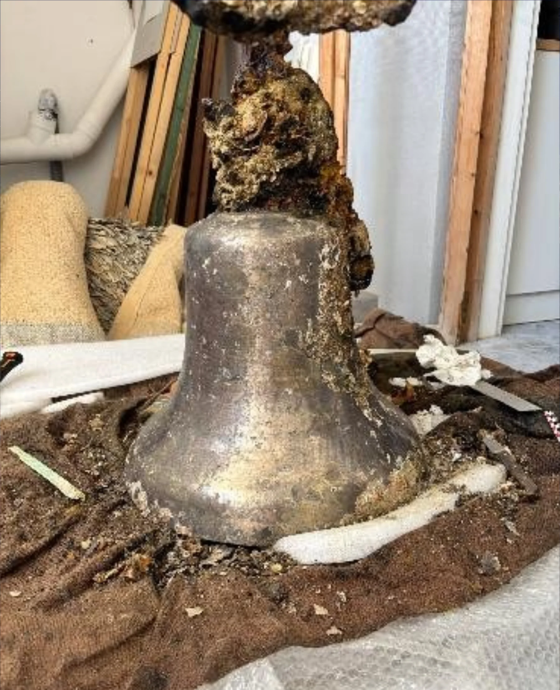 eua-hmhs-britannic-ships-bell